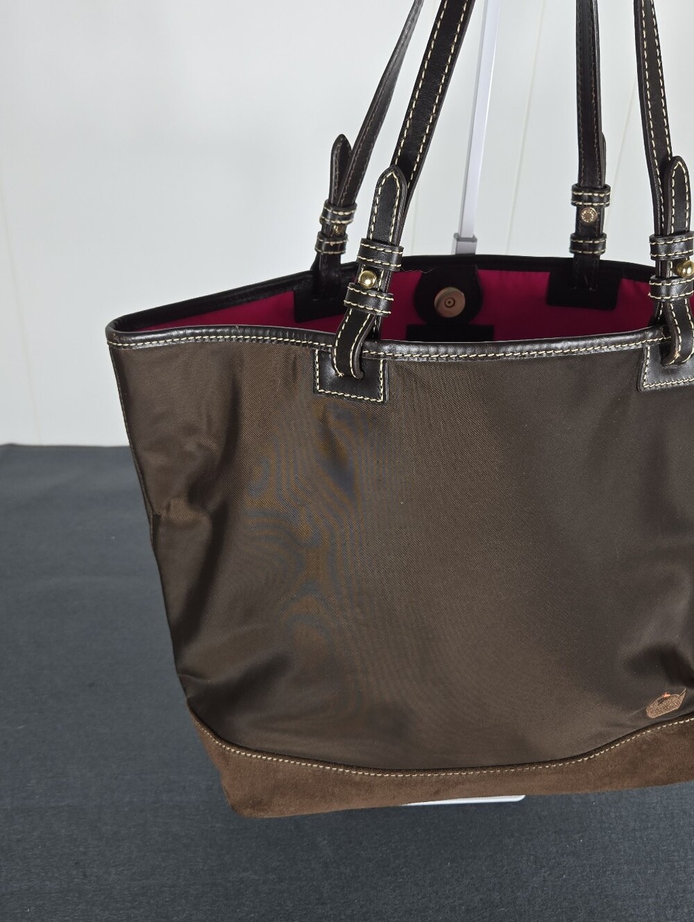 Dooney & Bourke Brown Tote with Duck And Pink Interior - Picture 4 of 12